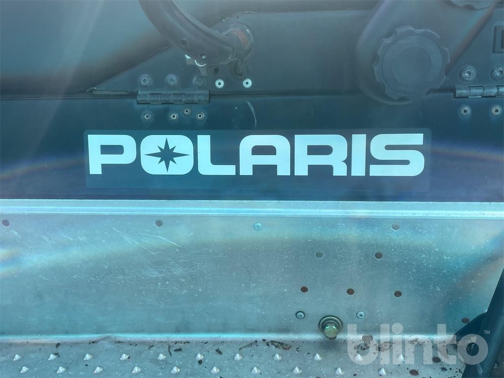 Schneemobil 2011 Polaris M12
