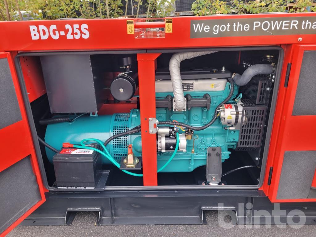 Generator Paket: 3 x 2022 BECKER BDG-25S 25KVA und 2 x Becker BDG-9000S 5KW